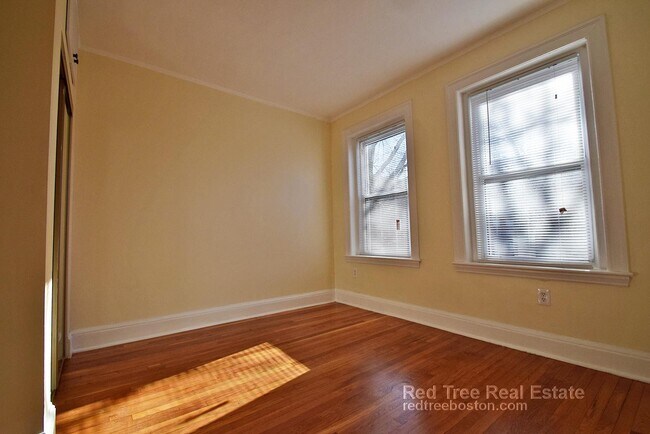 Photo - 79 Thatcher St