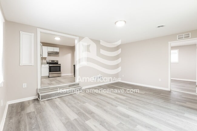 Photo - 77 Eastlawn Dr