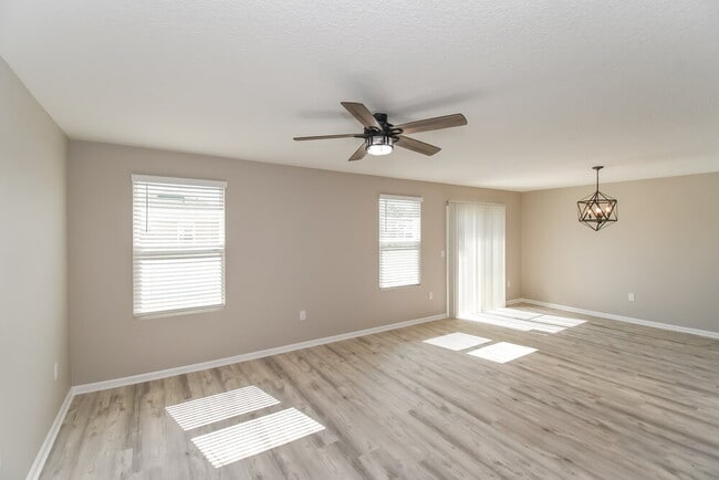 Photo - 2283 Pebble Point Dr