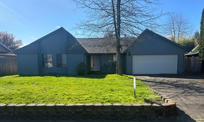 Photo - Beautiful 3 Bedroom, 2 bathroom House in Great Quiet Neighborhood.