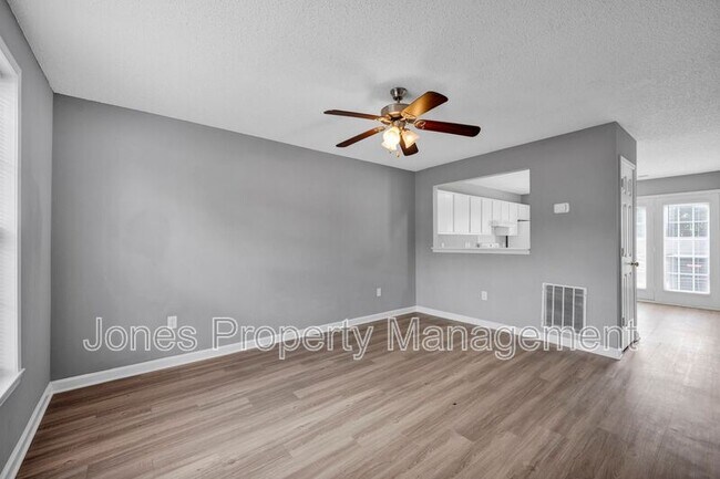 Photo - 508 Jackson Park Rd