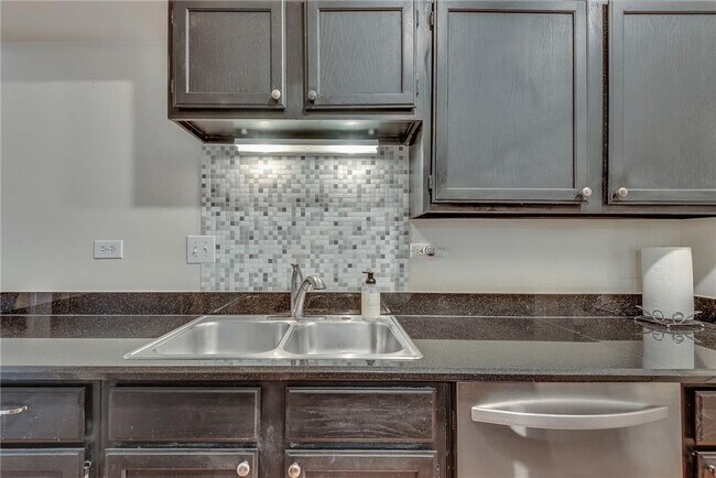 Photo - 175 15th St NE Unit 411