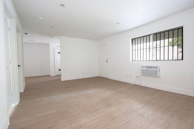 Photo - 980 White Knoll Dr