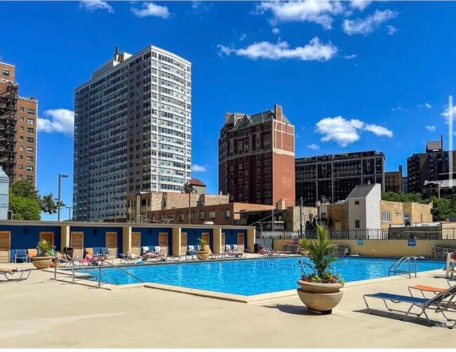 Photo - 655 W Irving Park Rd