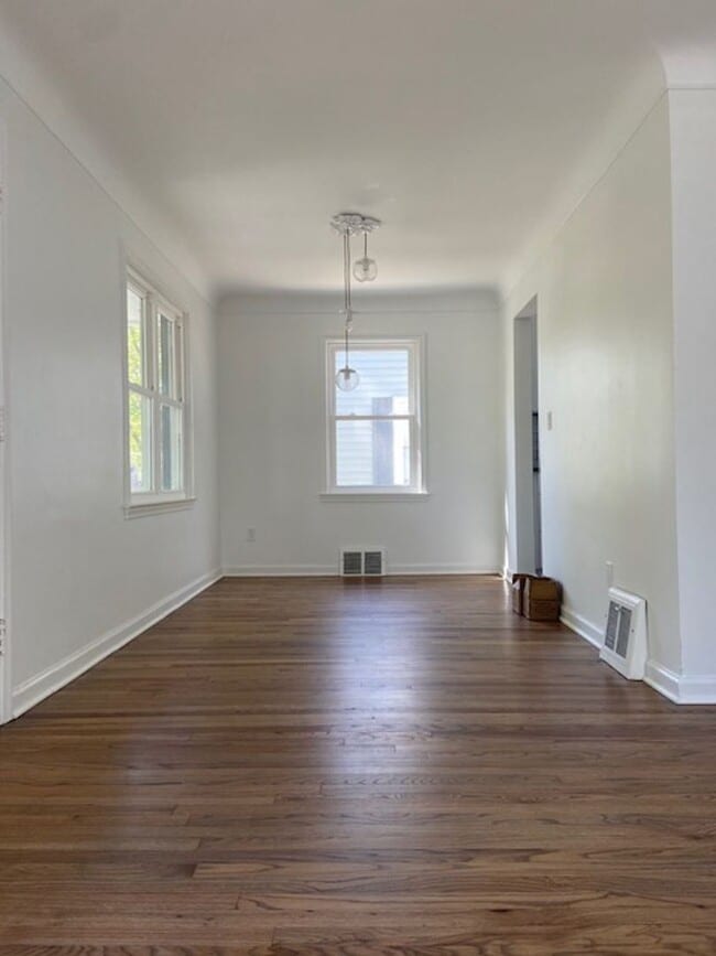 Photo - GORGEOUS 3 BED 2 BATH BUNGALOW IN ROYAL OA...