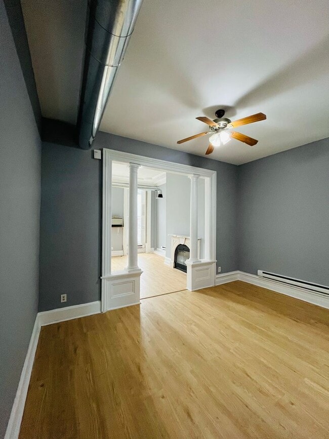 Building Photo - 2 Bed - 1 Bath Beautiful Apartment in Center Square, Albany. Unit Apt #1