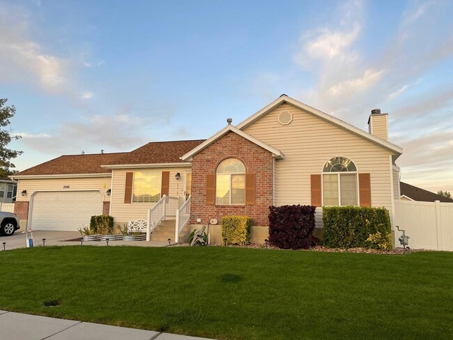 Building Photo - 3048 Hadwen Dr