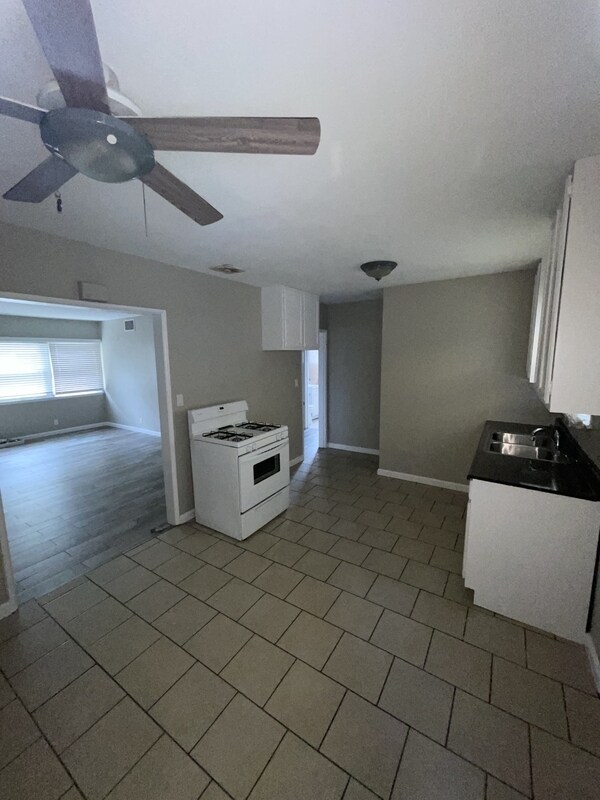 Photo - 721 S Grevillea Ave