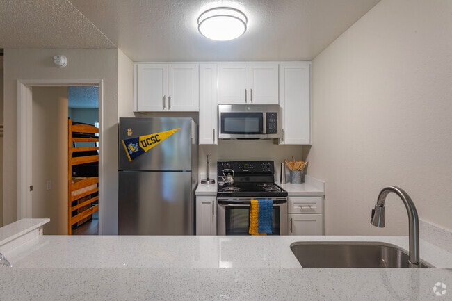 1HAB,1BA - 657 ft² - The Hilltop