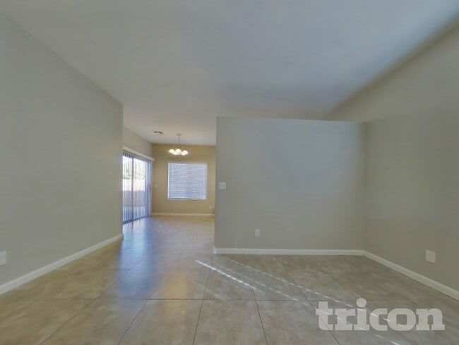 Photo - 625 N Hamilton St