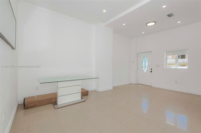 Photo - 1013 SW 7th St