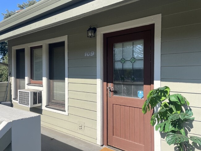 Building Photo - 100 Suntree Ln Unit 109