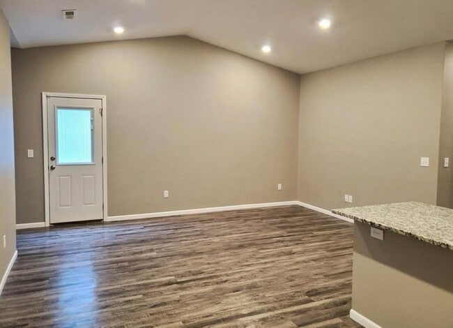 Photo - 454 S Longbranch Dr