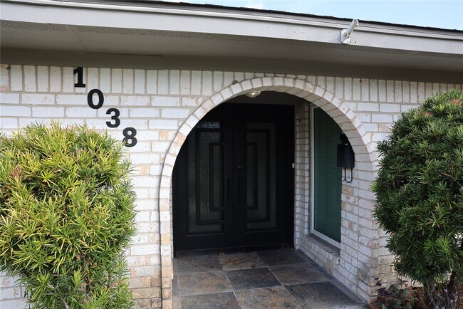 Building Photo - 1038 Cottage Oak Ln