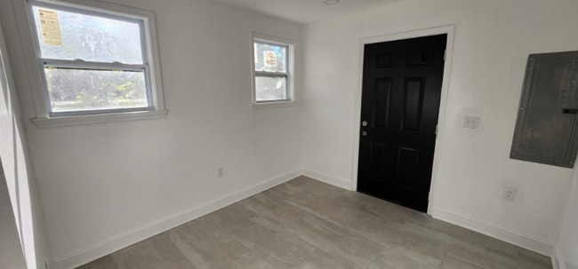 Photo - 830 Market St