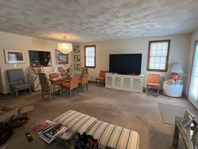 Photo - 1050 Chestnut St