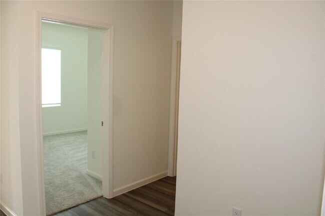Photo - 1665 Hossler Trl