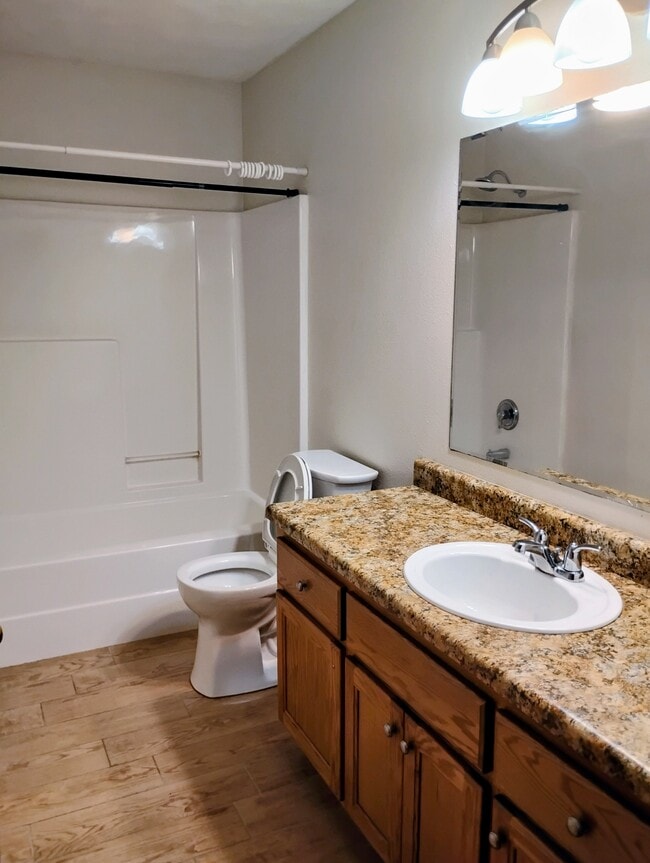 Photo - 428 W White Ash St