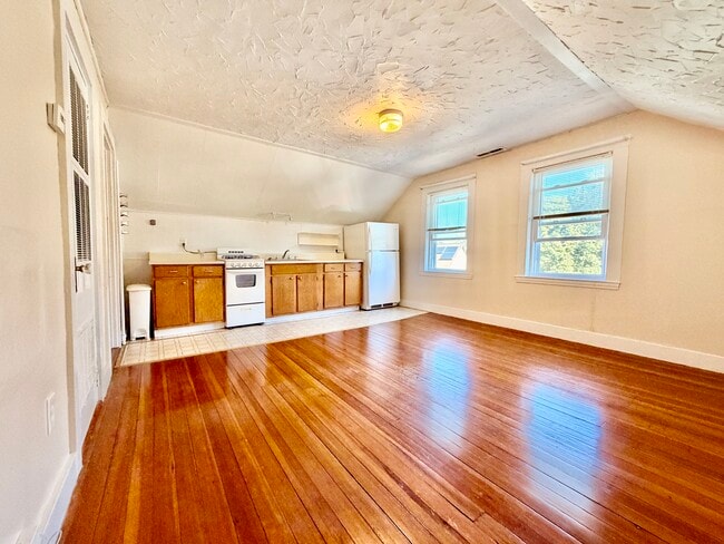 35 Danforth St Unit 3