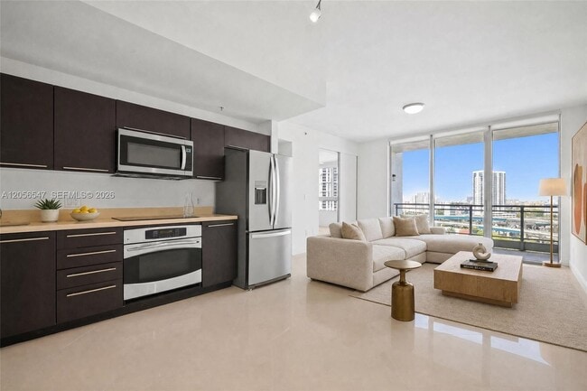 Photo - 90 SW 3rd St Unidad 1608