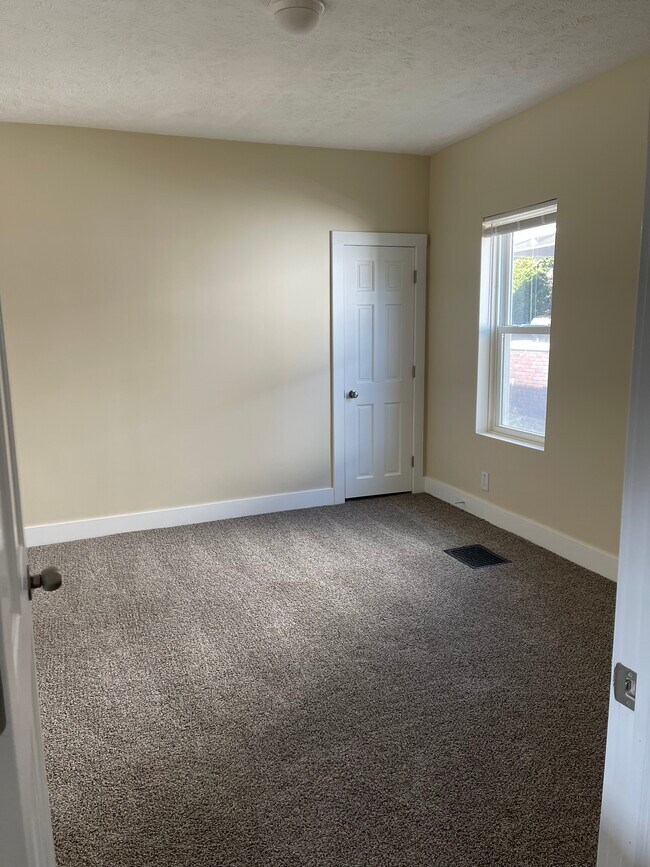 Photo - 416 Pine Ave NW