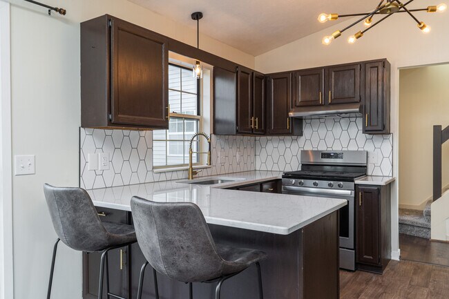 Photo - 2521 Woodmeadow Dr SE