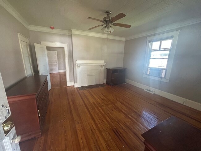 Photo - 106 4th St
