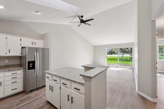 Photo - 8327 Victoria Dr