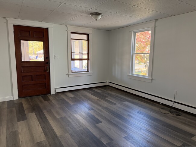 Photo - 105 Silver Ln