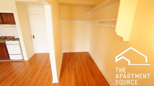 Photo - 2777 N Milwaukee Ave