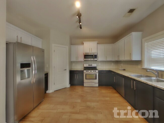 Photo - 3535 Arbroath Dr