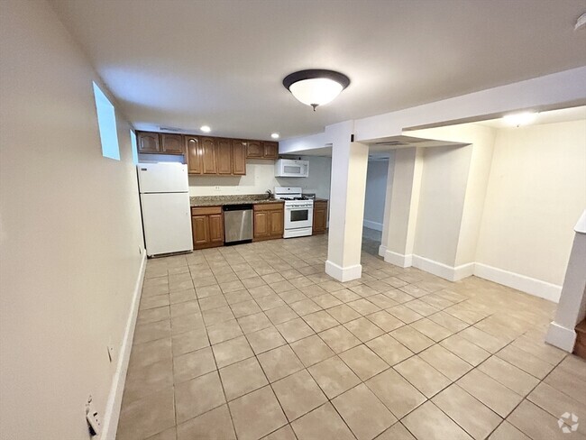 Building Photo - 1558 Tremont St Unit 2 Rental