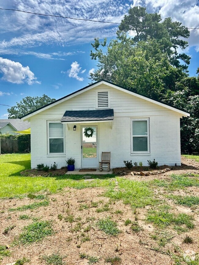 Building Photo - Charming Fully Furnished 1 Bedroom Cottage... Rental