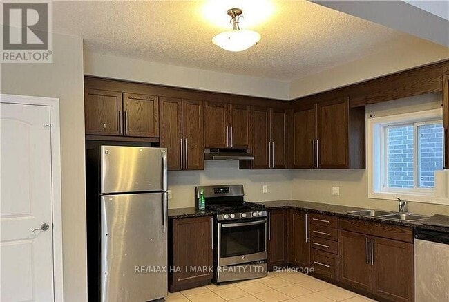 Photo - 286 Buttonbush St
