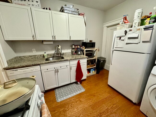 Photo - 1992 Commonwealth Ave Unidad 2