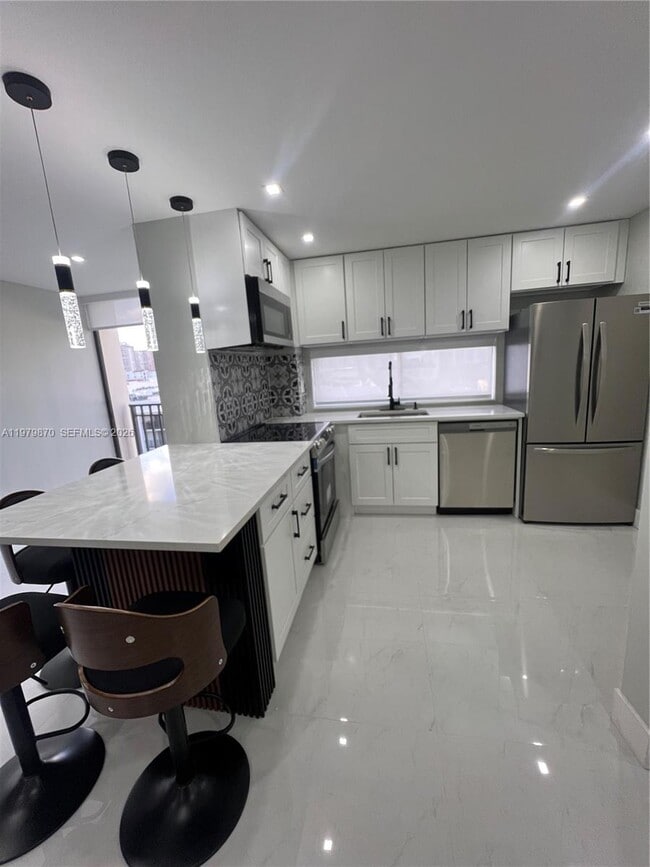 Photo - 17021 N Bay Rd Unit 814