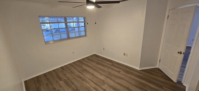 Photo - 5012 22nd St W