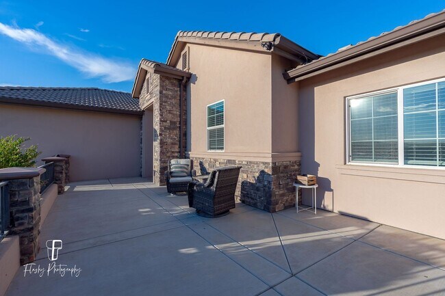 Photo - East Side with VIEWS!