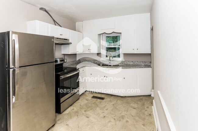 Photo - 870 Lynhaven Ave