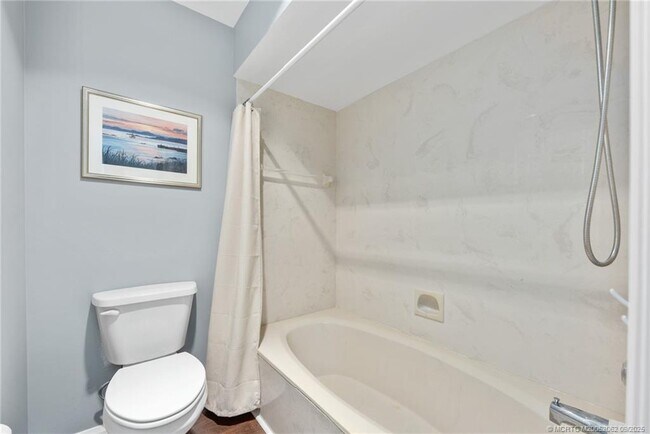 Photo - 2108 NW Greenbriar Ln