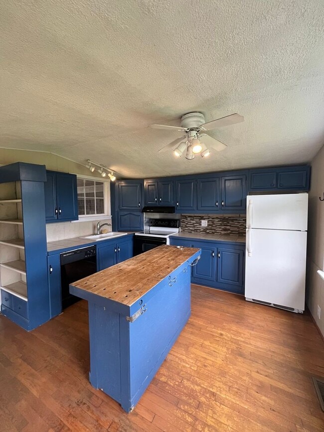 Building Photo - 4069 Bullitt Rd Unit 4069
