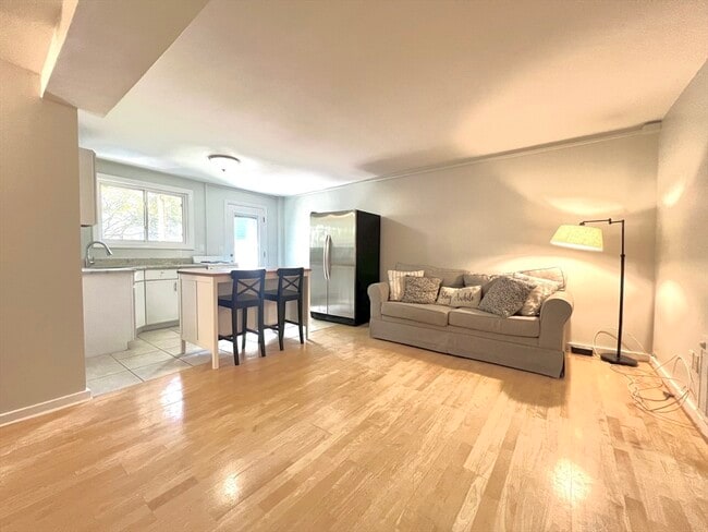 Photo - 8 Wall St Unit 1