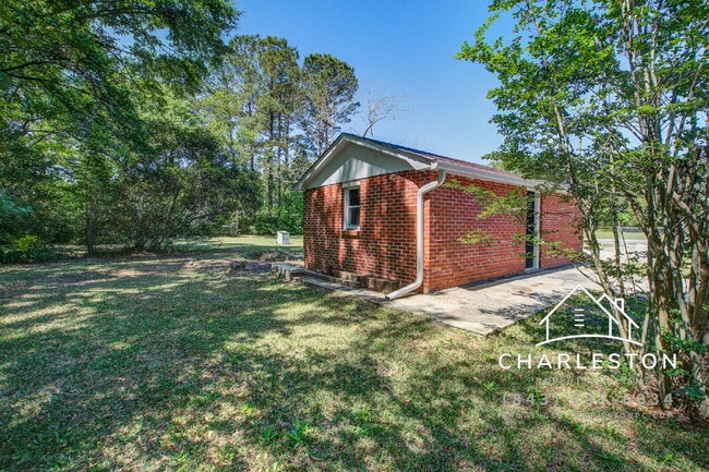 Photo - 200 State Rd S-8-384