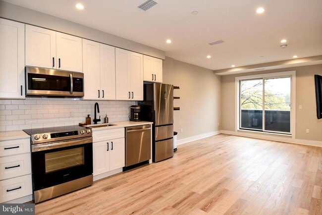 Photo - 1016 17th Pl NE Unit 103