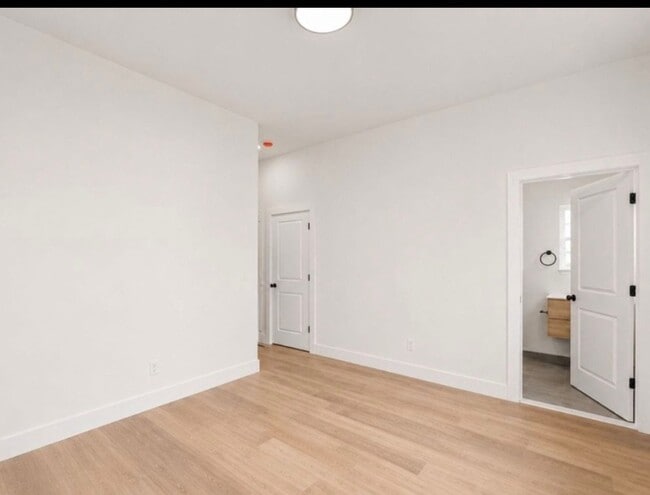 356 21st St Unidad R