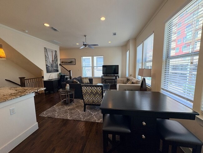 Photo - 4223 Wycliff Ave