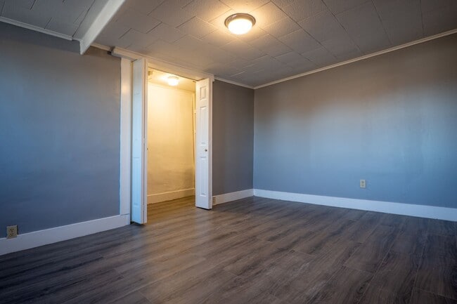 Photo - Spacious 1-Bedroom Apartment with Parking & Shared Yard - Midtown Kingston Unit 177