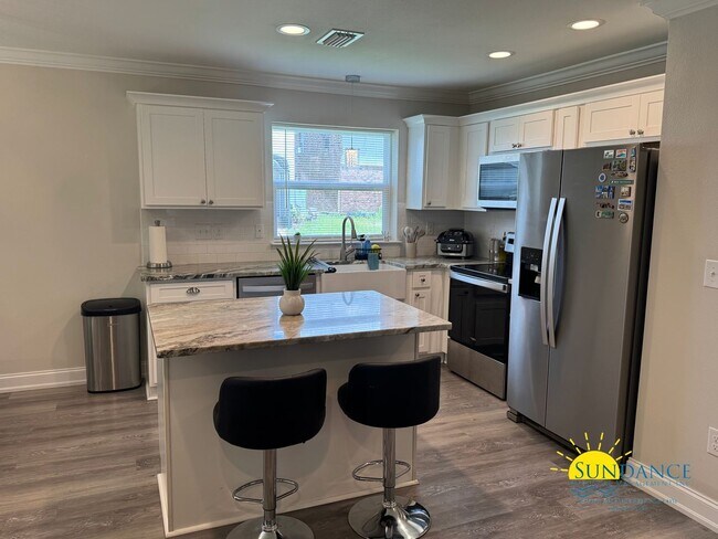 Photo - Beautiful 3BR/2.5BA Townhome inNiceville-Near Eglin AFB!