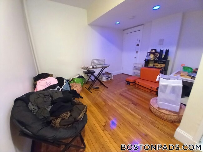 Photo - 126 Warren St Unidad 42