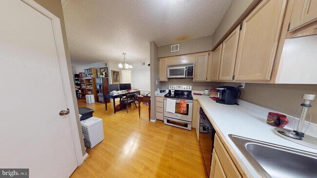 Photo - 3101 Patrick Henry Dr Unit 132